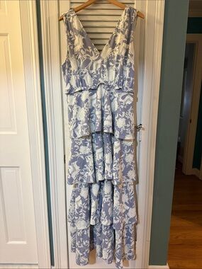 Chelsea 28 Tiered Floral V-Neck Maxi Dress in Light Blue and White. Size L. EUC.